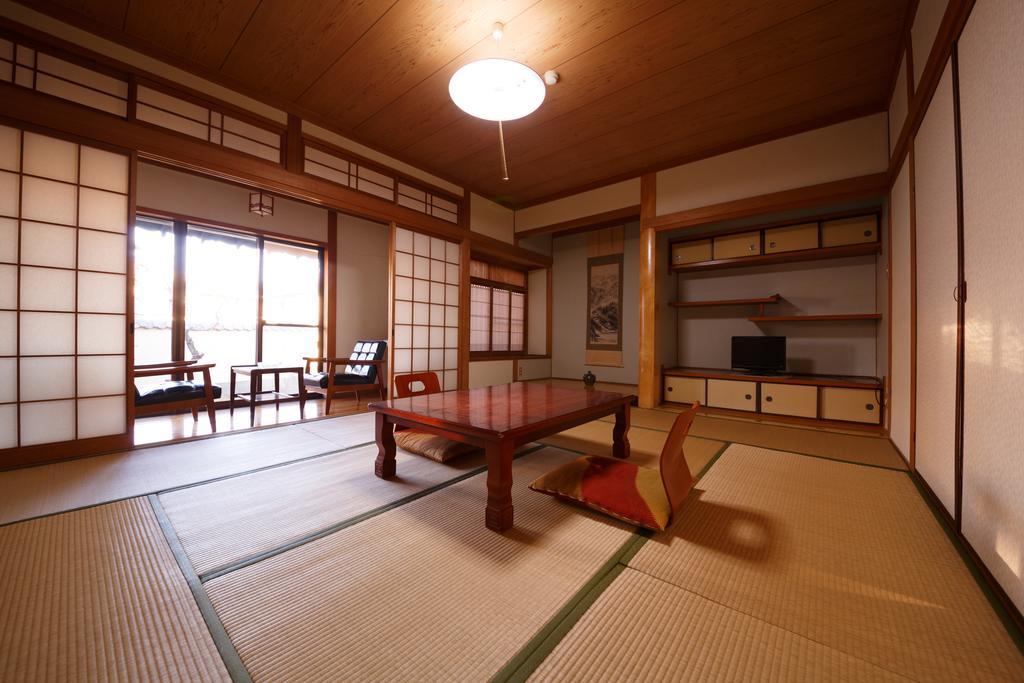 Yufuin Ryokan Tadaima Екстериор снимка